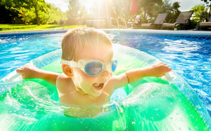 Swimming Pool Exercises To Make A Photo Gallery Swimming In A Pool